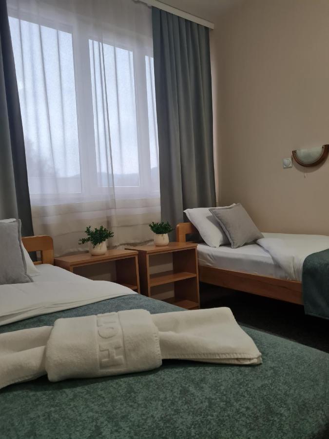 Garni Hotel Alma 피로트 외부 사진