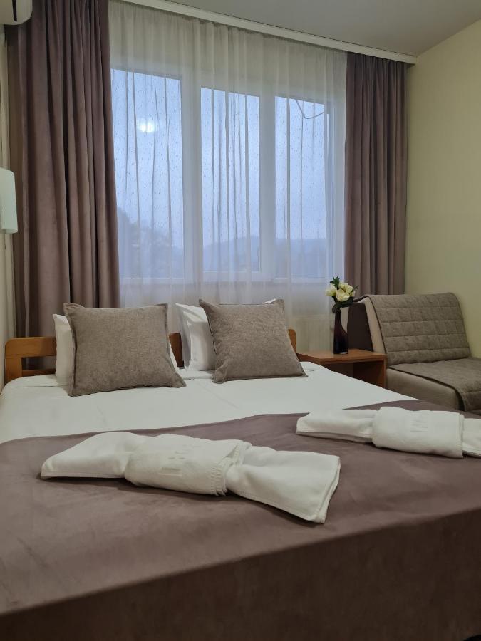 Garni Hotel Alma 피로트 외부 사진