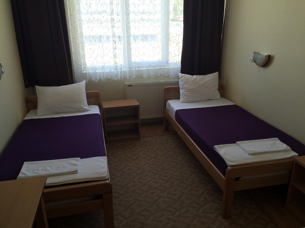 Garni Hotel Alma 피로트 객실 사진