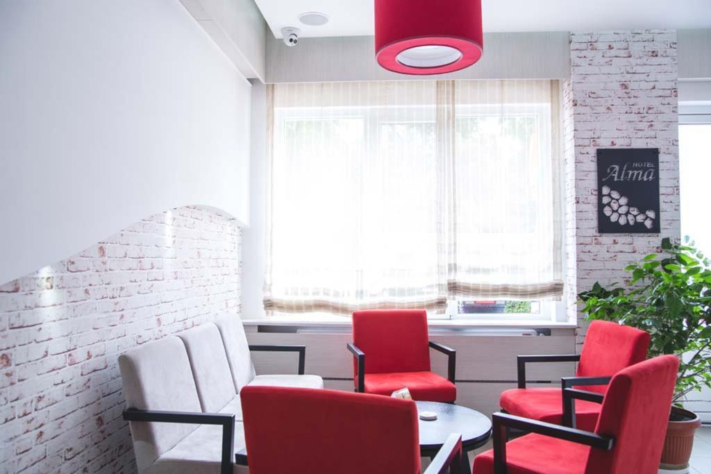 Garni Hotel Alma 피로트 외부 사진