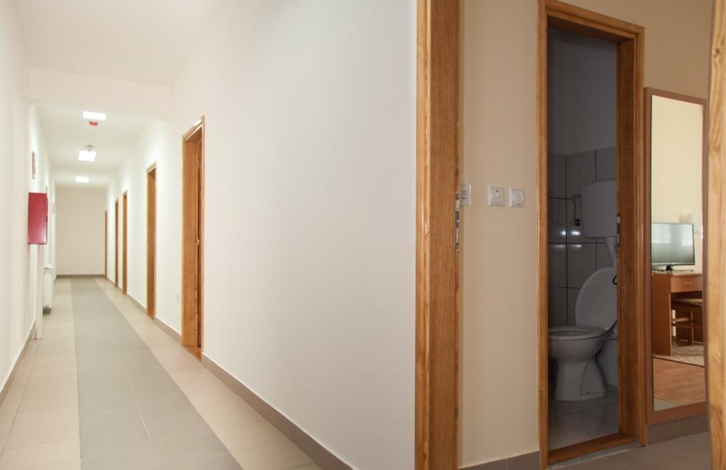 Garni Hotel Alma 피로트 외부 사진