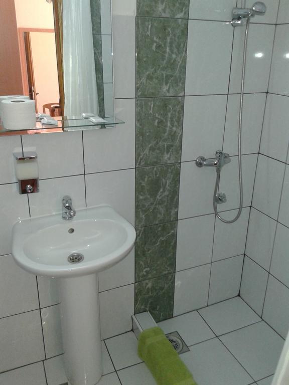 Garni Hotel Alma 피로트 객실 사진