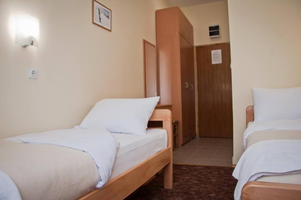 Garni Hotel Alma 피로트 외부 사진