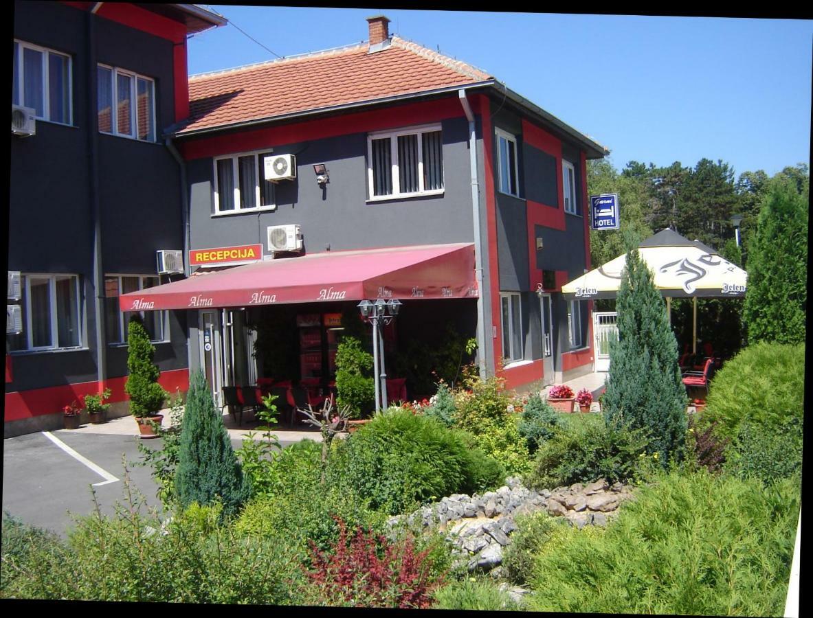 Garni Hotel Alma 피로트 외부 사진